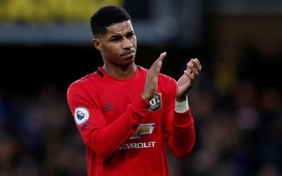 球探体育精华-三笘薰让英超左后卫评选变难