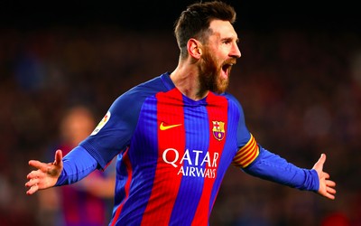 球探体育快讯-乌克兰队这球防守失误送礼