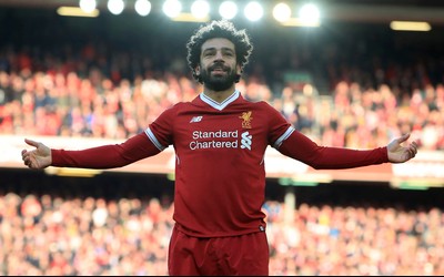 球探体育快讯-佩德里被犯规后微笑面对展现大将风范